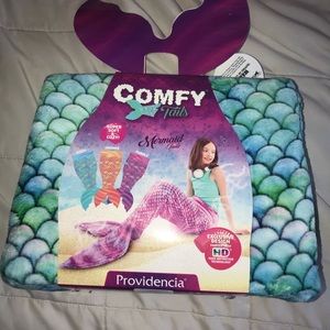 Mermaid tail blanket. Aqua color. Age 5-12.
